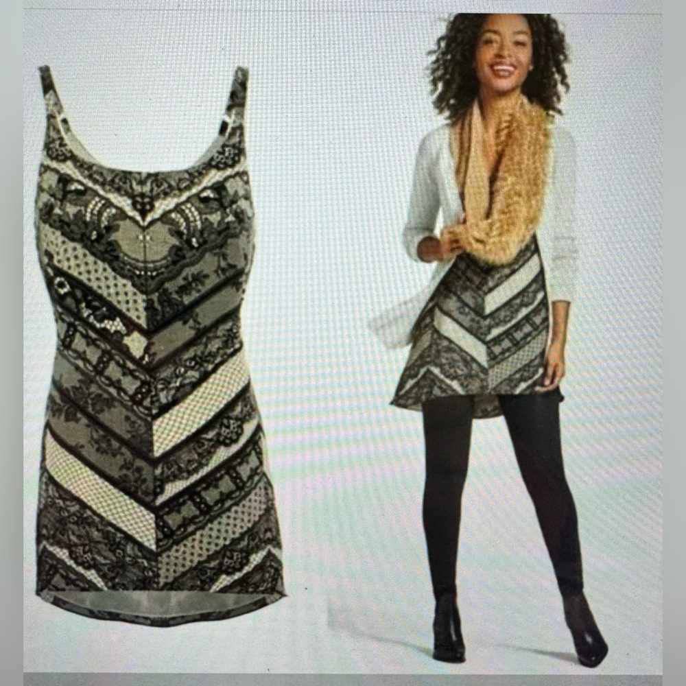 CAbi #3278 Monaco Cami Lace Print Adjustable Tank Size XS. Black/Nude design.